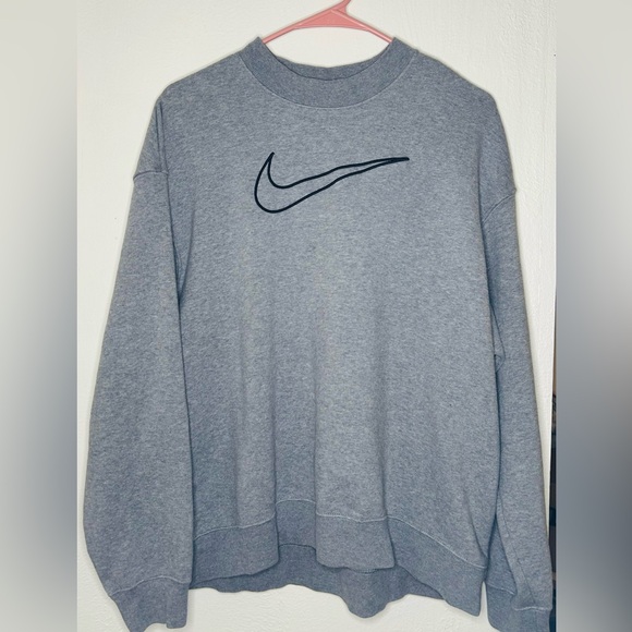 Nike Heather Gray Crewneck Sweatshirt - Picture 1 of 4